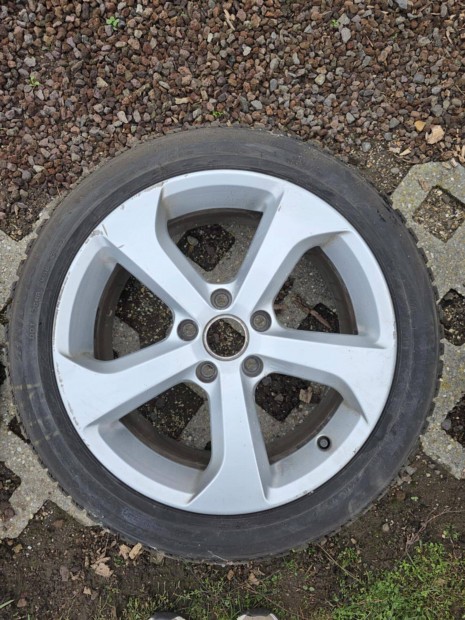 VW Golf 7 GTI 7,5Jx17 ET49 225/45 5x112 Brooklyn Alufelni + tligumi