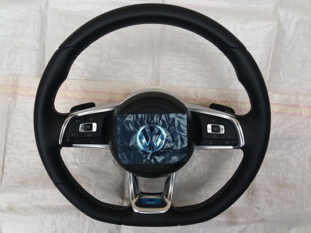 VW Golf 7 R-line, DSG sport b�r korm�ny