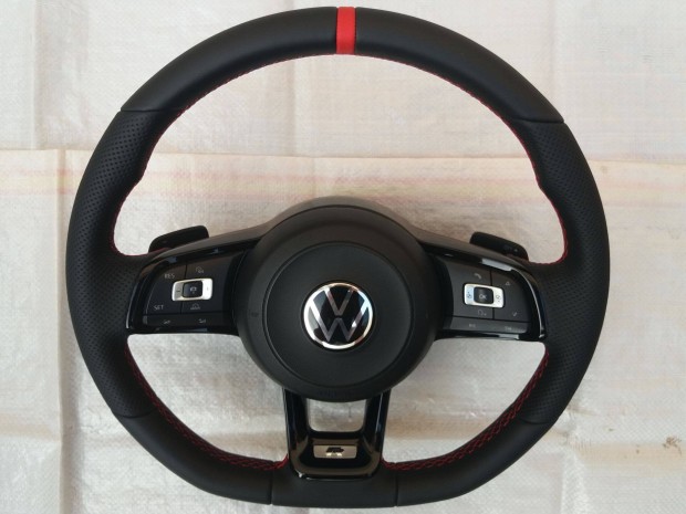 VW Golf 7 TCR, F1 váltós sport bör kormány