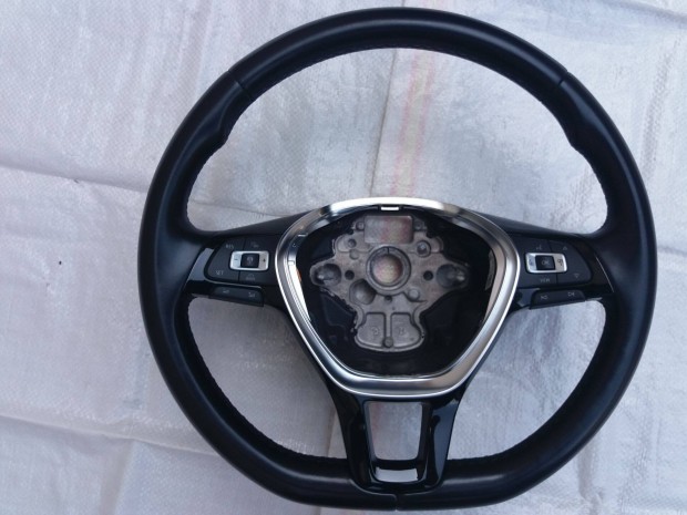 VW Golf 7, Passat B8 stb. b�r multi korm�ny