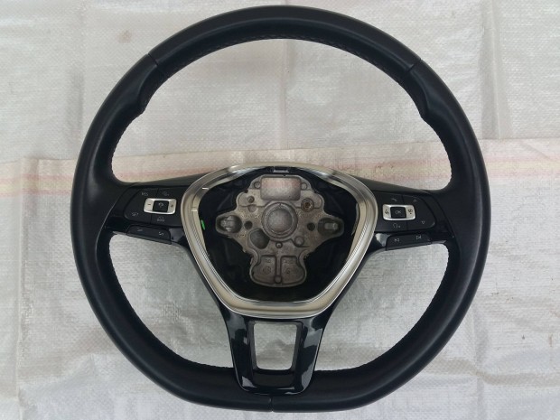 VW Golf 7, Passat B8 stb. bör multi kormány