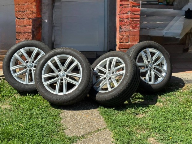 VW Golf 7 gyári felni garnitúra nyári gumikkal vagy téli R16 5x112