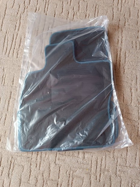 VW Golf 8 (CD1) 5ajt�s sz�vet sz�nyeg garnit�ra