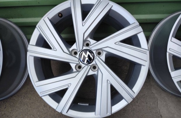 VW Golf GTI bergamo gyári alufelni 5x112 18" touran caddy