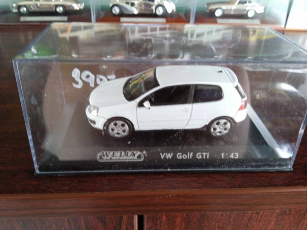 VW Golf GTI kisauto modell 1/43 Elad