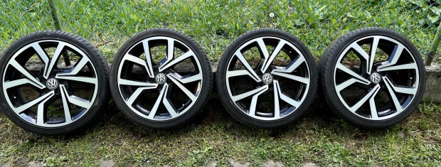 VW Golf Gti 7.5 gy�ri/eredeti felni+gumi garnit�ra