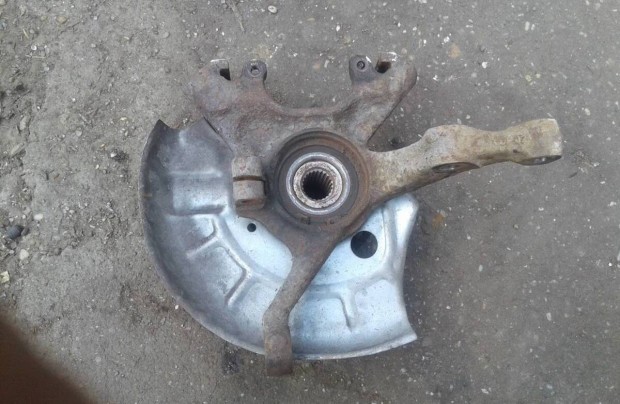 VW Golf III 1.6B jobb első kerékagy