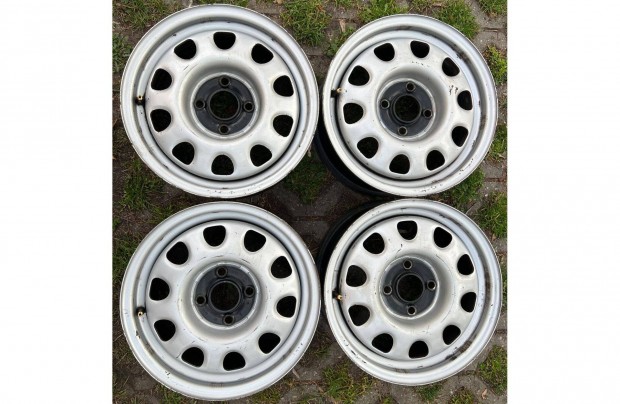 VW Golf III gy�ri ac�lfelni 14" 14"-os ez�st 1H0601025P 185/60R14 Gy�r