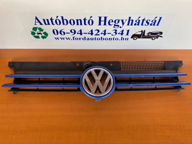 VW Golf IV 1.6B első díszrács