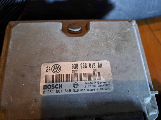 VW Golf IV 1.9 TDI motorvezrl 038 906 018 BM