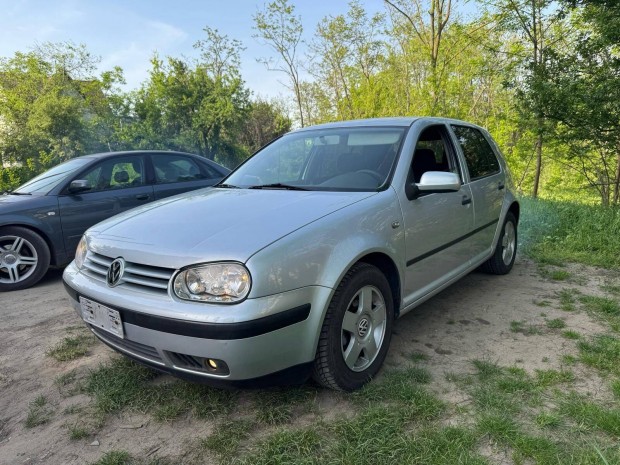 VW Golf IV LA7W első lökhárító