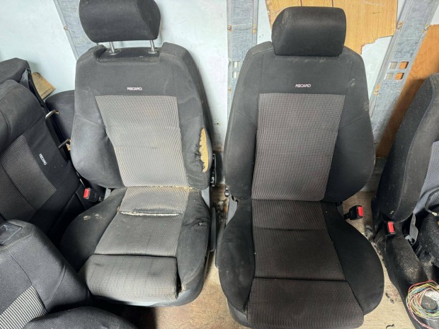 VW Golf IV Recaro ls szett combtmaszos nem lgzskos, nem fthet