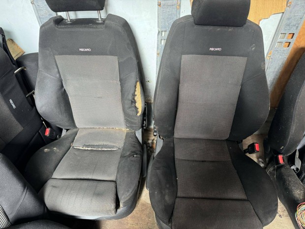 VW Golf IV Recaro ülés szett combtámaszos nem légzsákos, nem fűthető