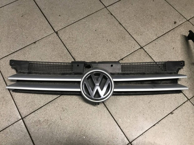 VW Golf IV / hűtőrács 1J0 853 655 C