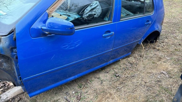 VW Golf IV bal első ajtó, rozsdamentes LW5Z
