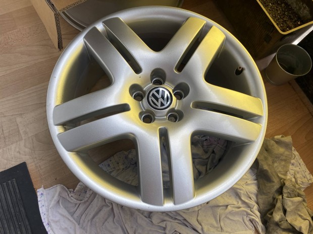 VW Golf IV gyári 17"-os Longbeach alufelni szett 5x100