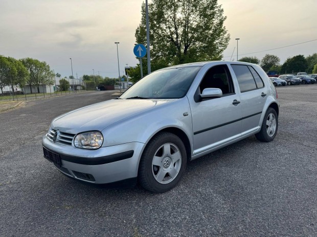 VW Golf IV hátsó híd rozsdamentes állapotban