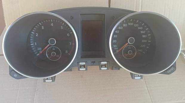 VW Golf MK6 kilométer óra