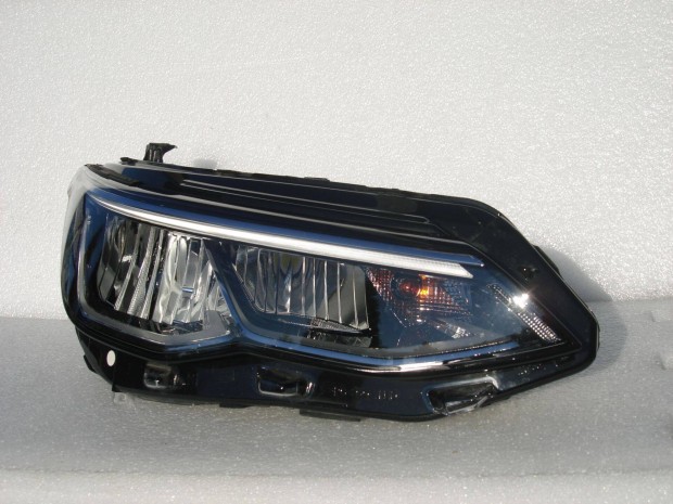 VW Golf VIII Jobb els LED Fnyszr 5H1941006 2020-tl