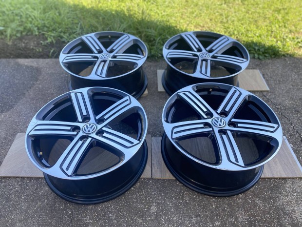 VW Golf VII gyári 18"-os Cadiz alufelni szett 5x112 5G0