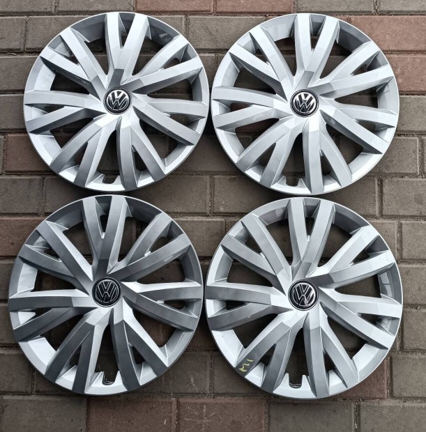 VW Golf VII új,gyári 16" dísztárcsa garnitúra