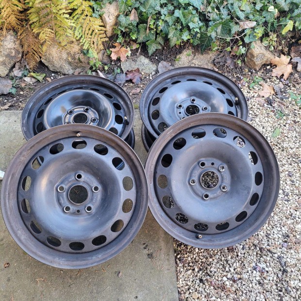 VW Golf V 16' lemezfelni, 4 db
