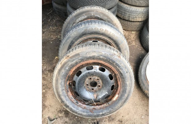 VW Golf V_Ovtavia I_Leon 1M - 3db tligumi Goodride 195/65