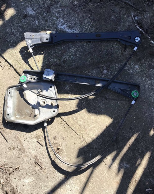 VW Golf V (3 ajtós) jobb ablakemelő szerkezet