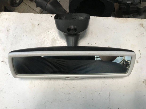 VW Golf V / fényre sötétedő belső visszapillantó