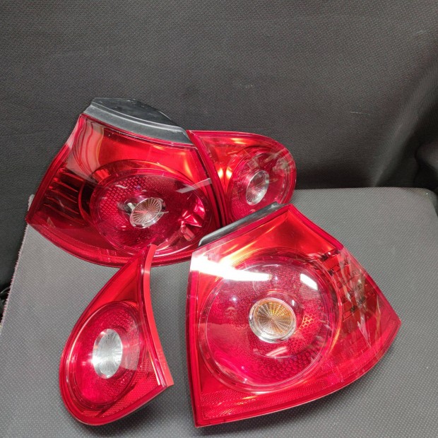 VW Golf V gyári hátsó lámpa pár (jobb-bal)