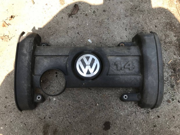 VW Golf V motorburkolat
