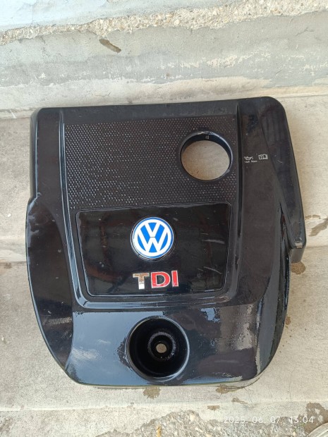 VW Golf  MK4 motor burkolat 
