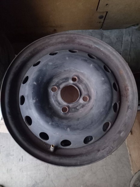 VW Golf lemezfelni elad