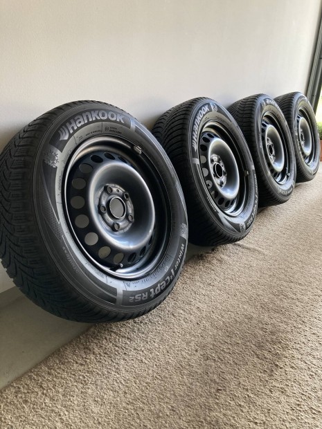 VW Gyári 5x112 Lemez Felni Téli gumival