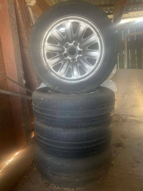 VW Hybrid 5x112 6Jx16" ET-48 4-db ac�llemez felni gumival