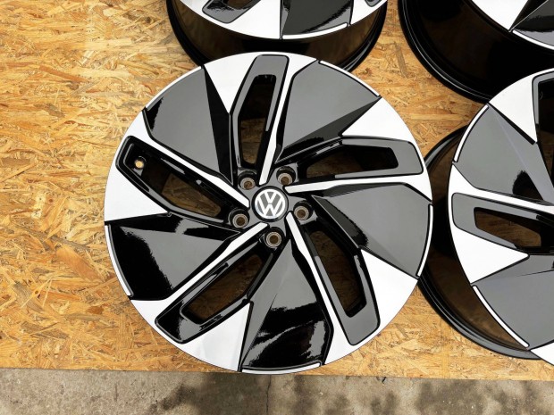 VW ID4 19" 5x112 gyri j alufelni 19 coll Golf Passat Tiguan ID5
