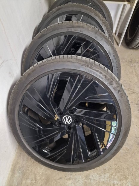 VW ID4,ID5 Gyri 235/45 R21  Alufelni Szett