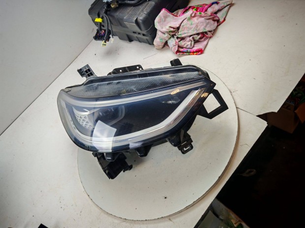 VW ID.3 jobb f�nysz�r� (full LED) 10B941036A (haszn�lt)