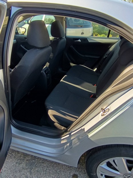 VW Jetta 1.6 Crtdi (Magyarországi)