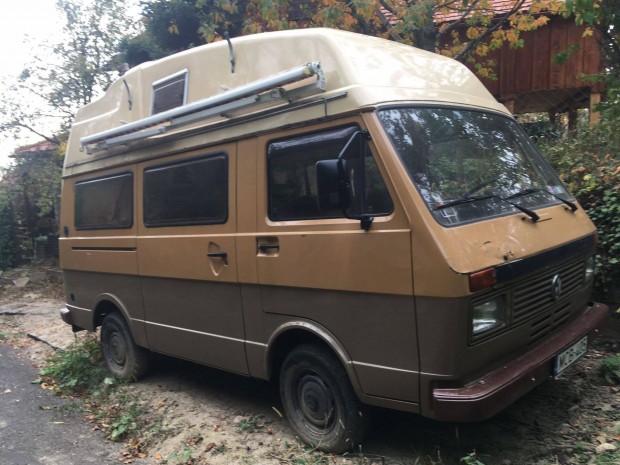 VW LT28 lakkocsi
