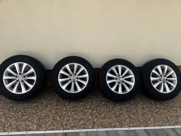 VW Passat 215/60/16 Kumho nyári gumival