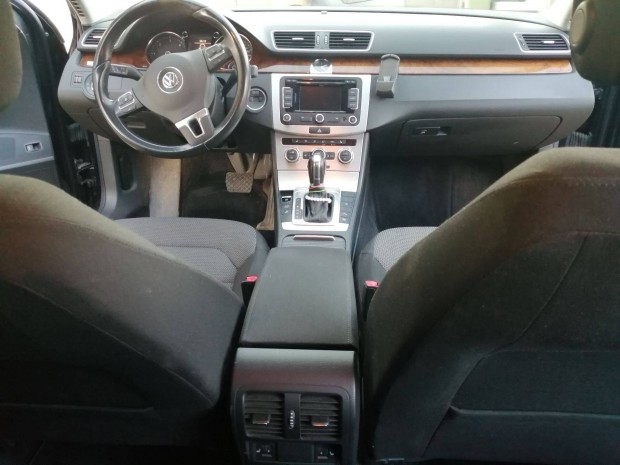 VW Passat 2.0 önparkoló