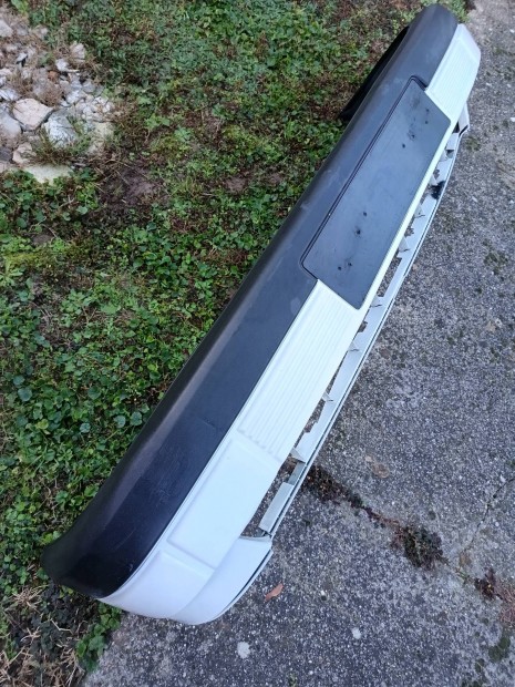 VW Passat 3 Első lökhárító 357807217B