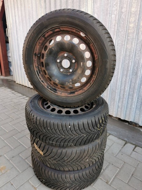 VW Passat 5x112 tlikerk garnitra 205/55 R16