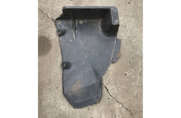 VW Passat B5 - fenéklemez 3B0 825 218 A