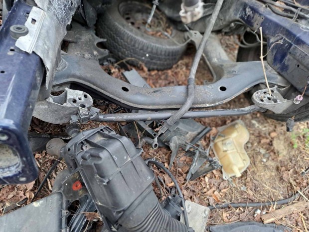 VW Passat B5 bölcső rozsdamentes állapotú