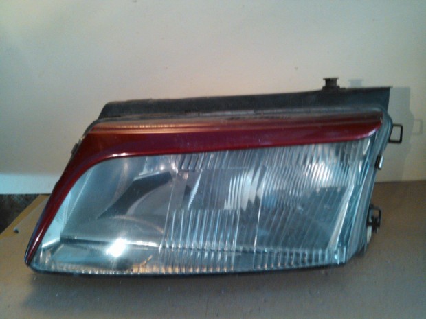 VW Passat B5 fényszóró bal 1996.08 -> 2000.11 (H1,H4) köddel