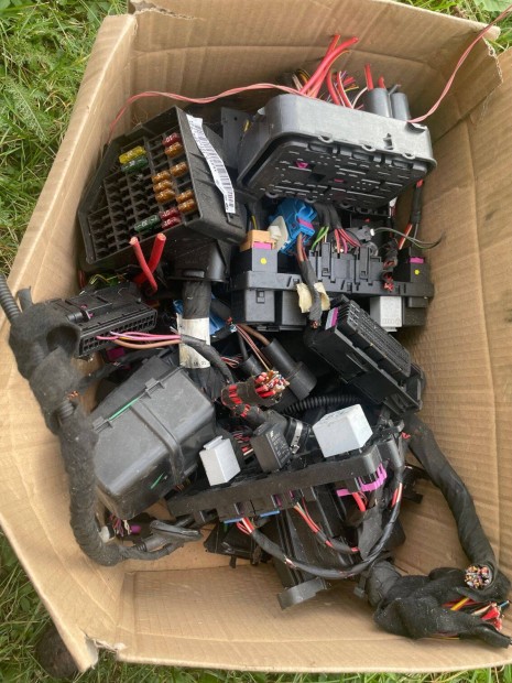 VW Passat B6 2.0CR TDi Elektronika Motorelektronika Vez�rl�egys�g