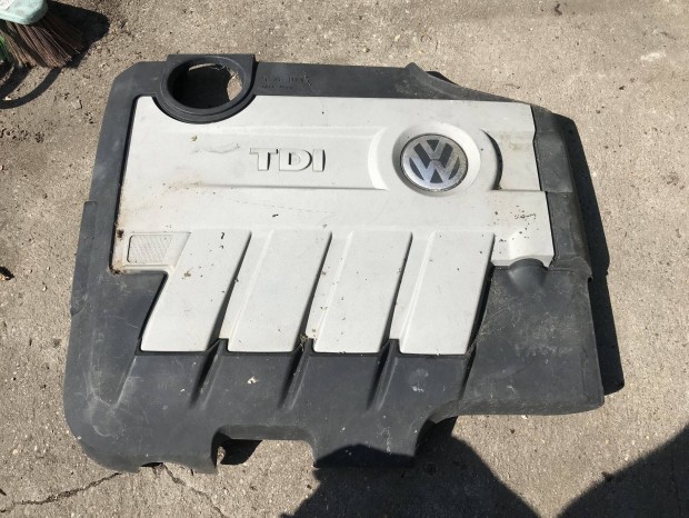 VW Passat B6 2,0 CR motorburkolat 03L 103 925