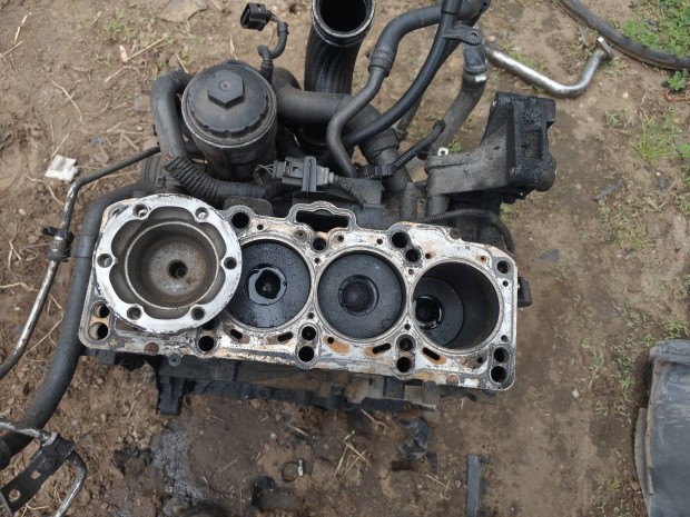 VW Passat B6 Audi A3 2.0 pdtdi 140 le főtengely dugattyú hajtókar
